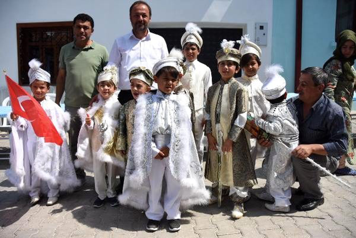Eskişehir\'de, yetim çocukların sünnet heyecanı