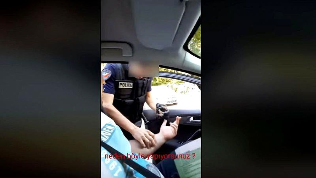 Fransız polis derneği: Türk gurbetçi ile tartışan polisin üniforması, yeleği ve kelepçesi sahte