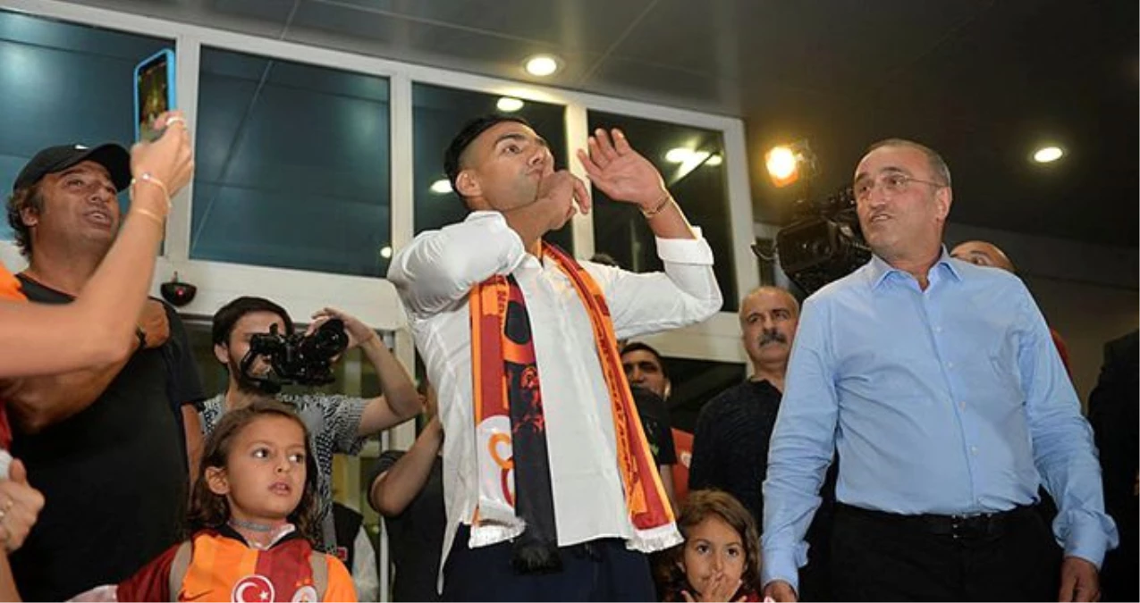Galatasaray, Radamel Falcao\'yu resmen açıkladı!