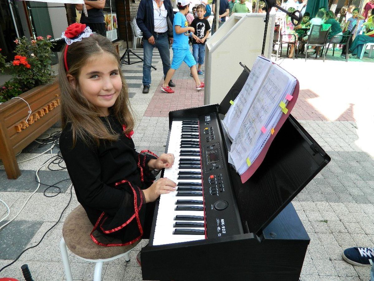 Geleceğin başarılı piyano sanatçısından örnek davranış