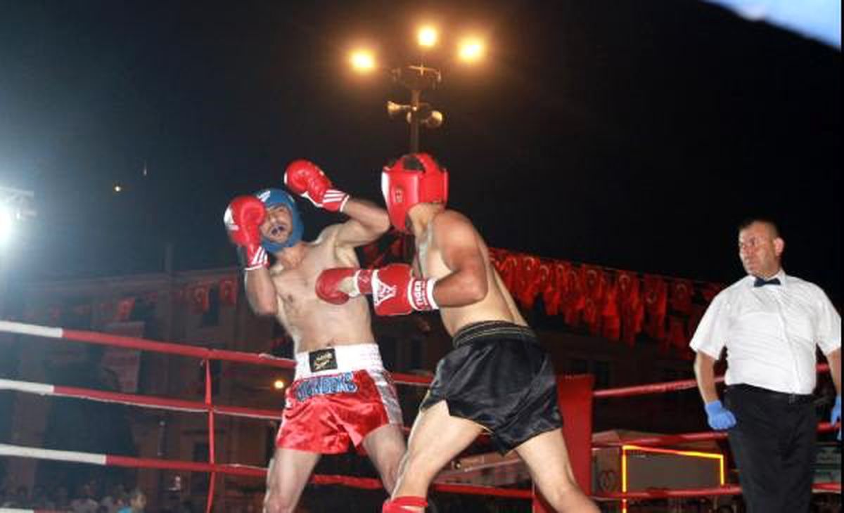 Giresun\'da kick boks heyecanı
