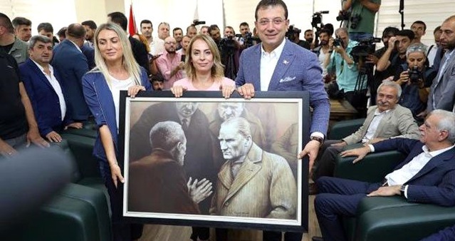 HDP'li başkana Atatürk portresi hediye eden İmamoğlu'ndan eleştirilere yanıt, System.String[]
