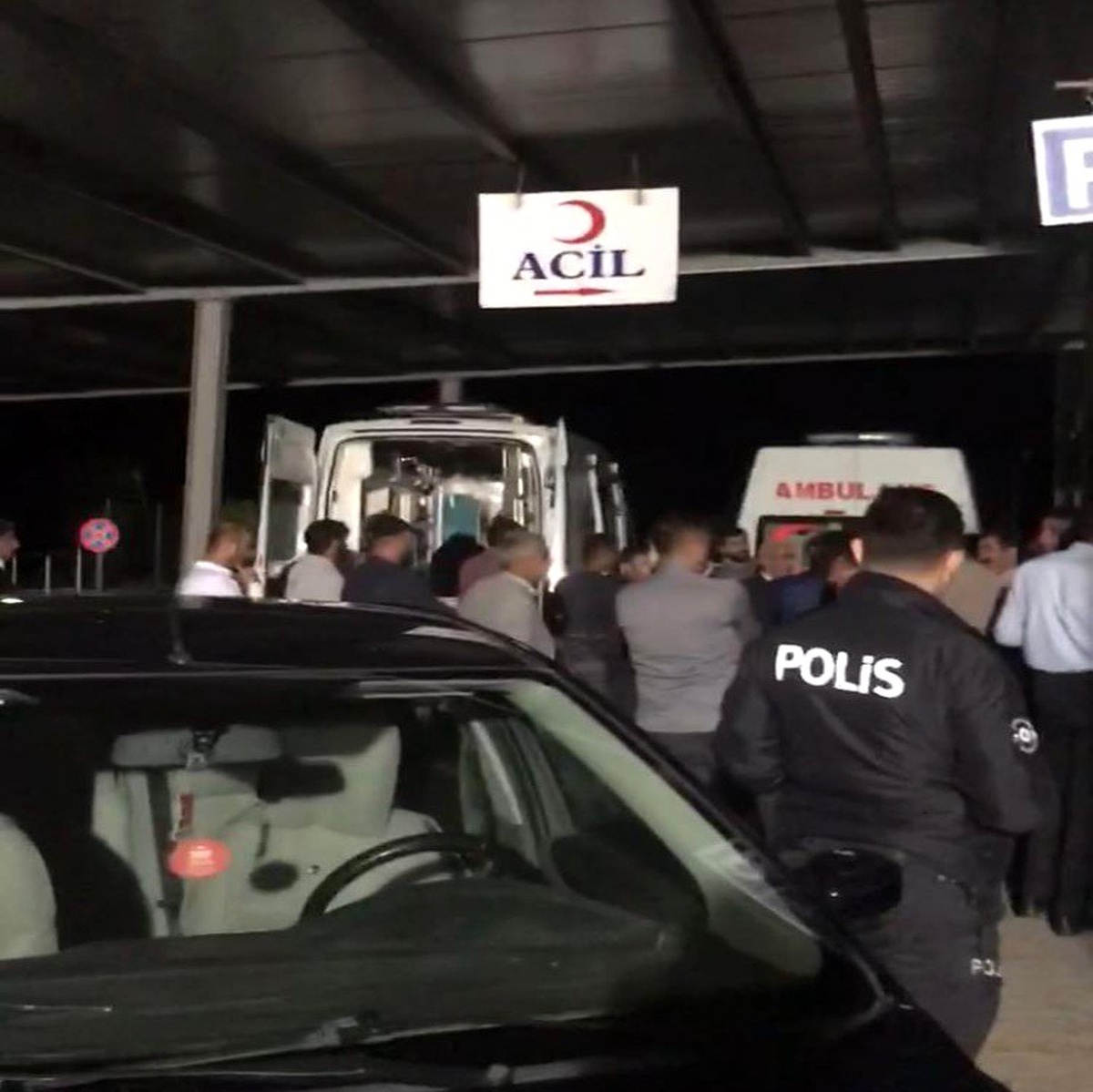 Horasan\'da tır traktöre çarptı: 1 ölü, 1 ağır yaralı