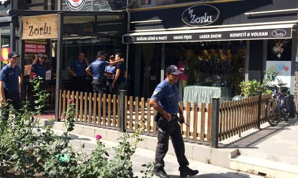 İş yerinin tavanına asılı olarak ölü bulundu