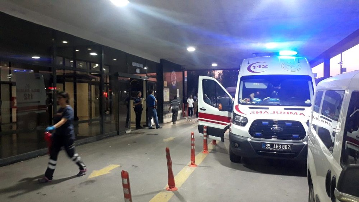 İzmir\'de oto yıkamacıda silahlı kavga: 1 ağır yaralı
