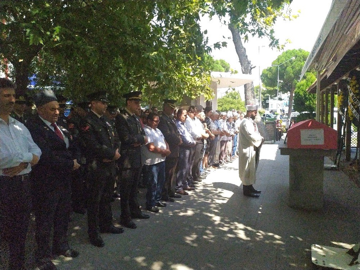 Kıbrıs gazisi son yolculuğuna uğurlandı