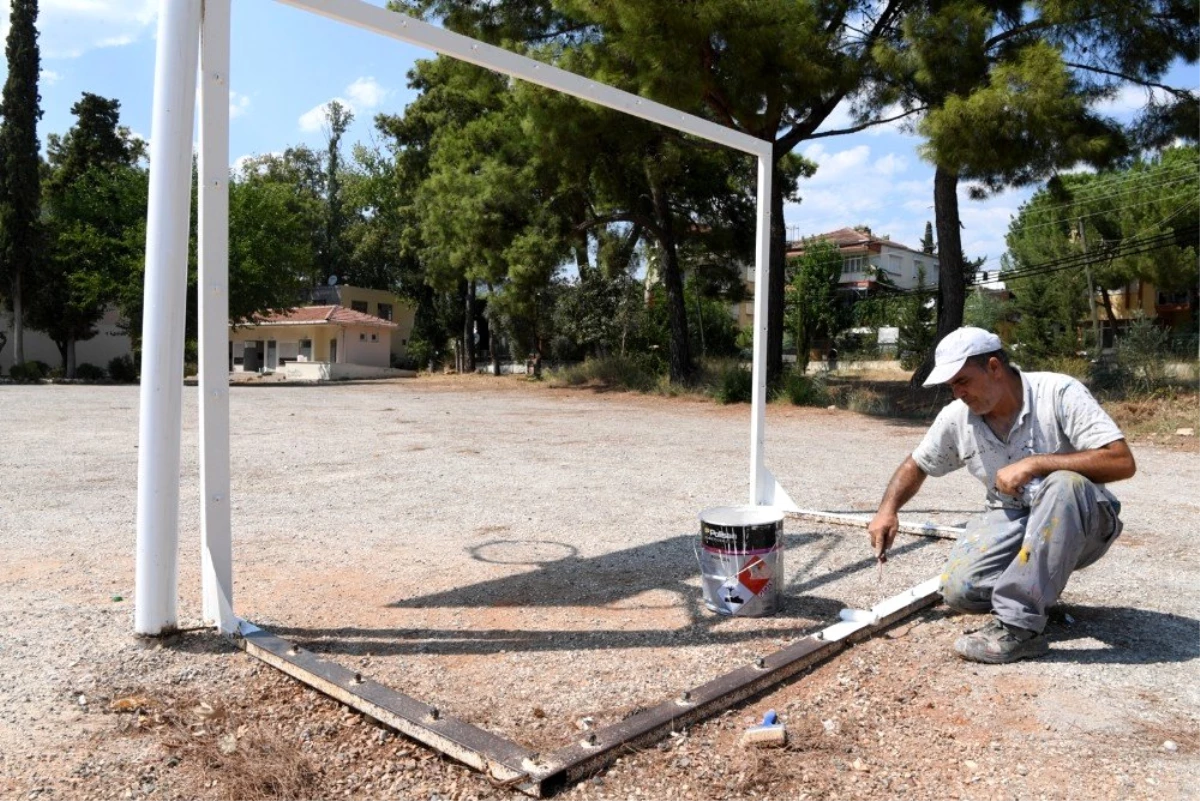 Konyaaltı Belediyesinden okullara fiziki destek