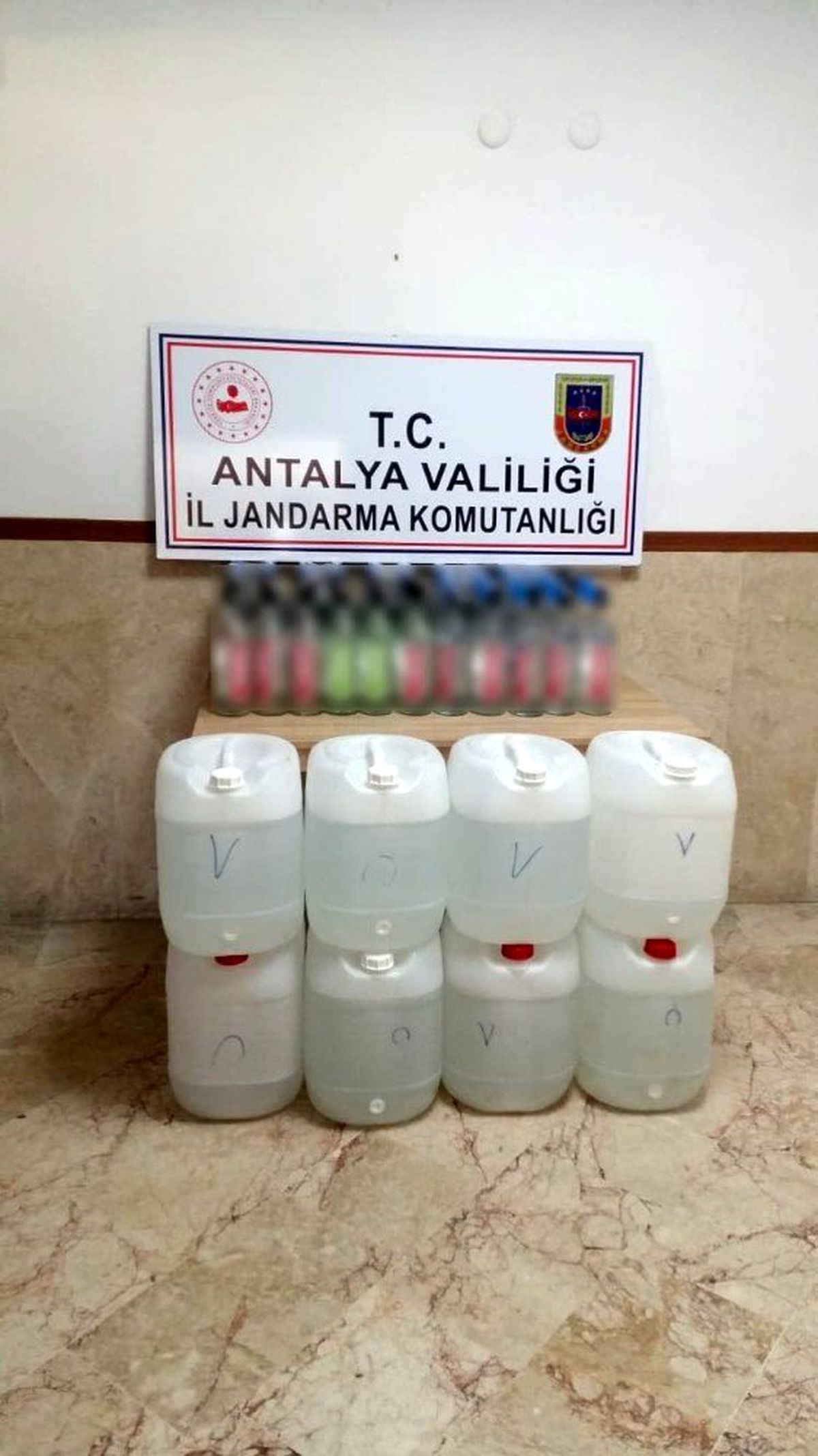 Manavgat\'ta sahte içki operasyonu
