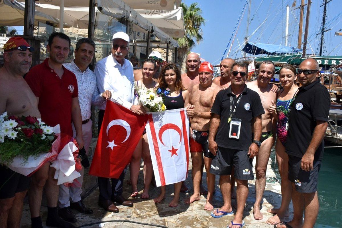 Mersin\'den Kıbrıs\'a kadar yüzerek geldiler