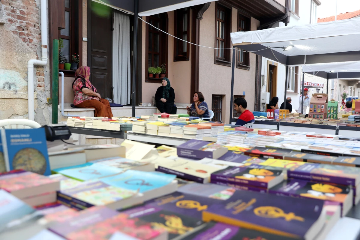 Mudanya kitap fuarı ilk yılında 45 bin okuru ağırladı