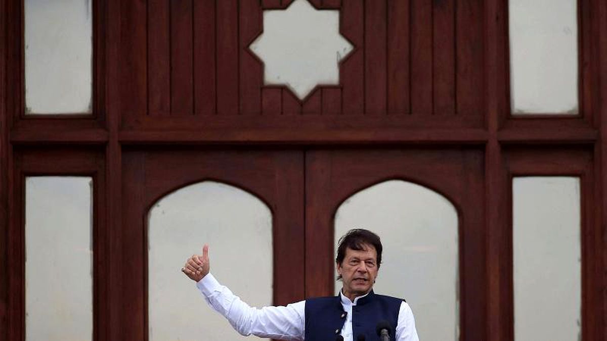 Pakistan Başbakanı Han\'dan Hindistan\'a Keşmir mesajı: Nükleer silah kullanan ilk ülke olmayacağız