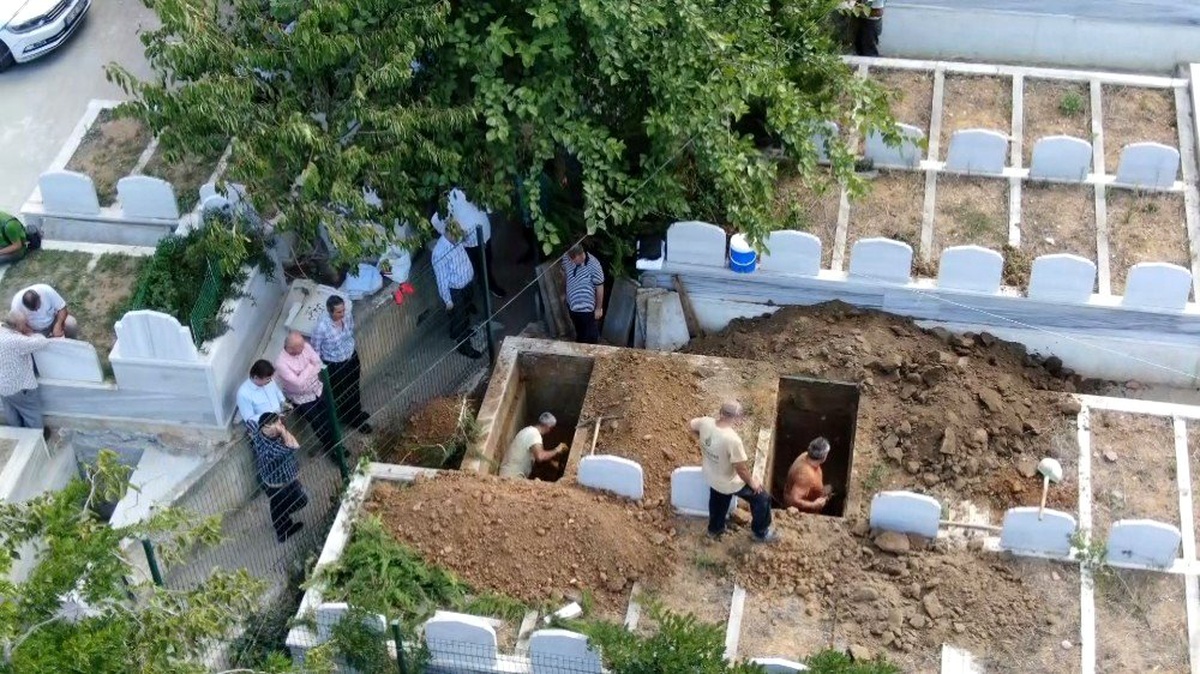 "Sahte mezarlık yüzünden iki kabir taşındı"
