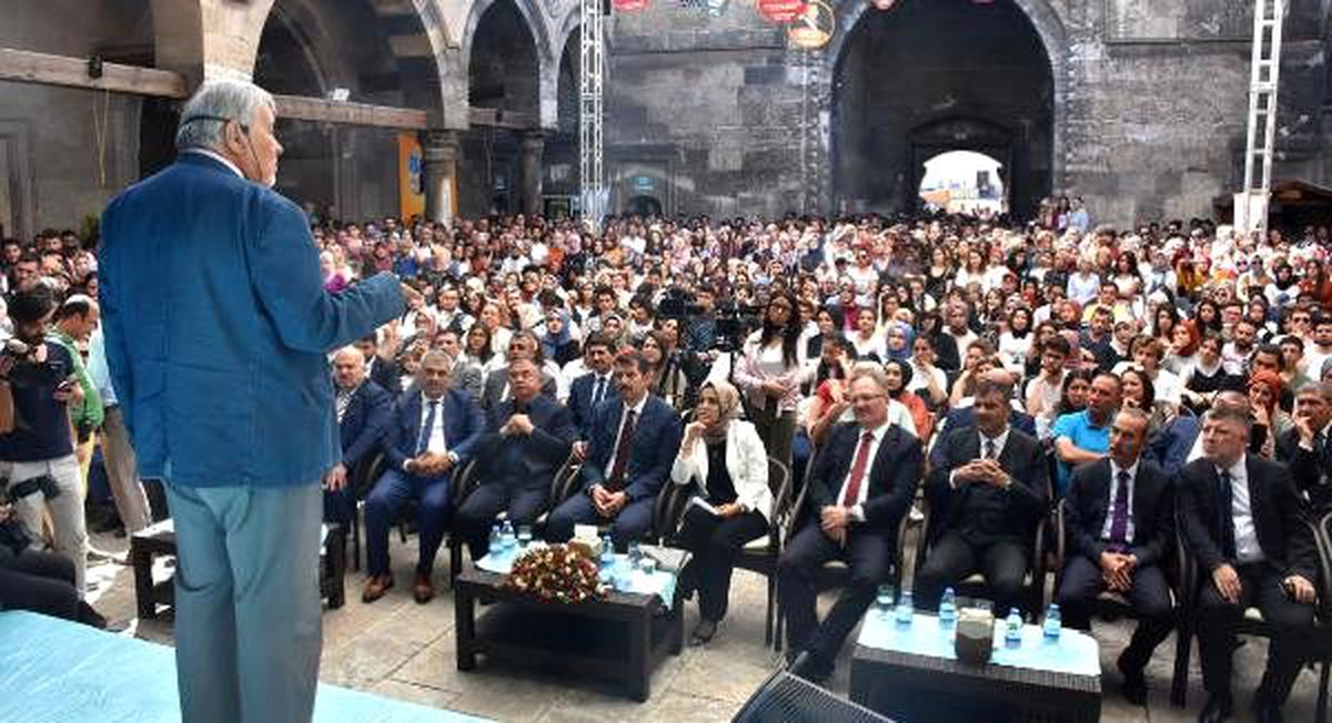 Sivas\'ta, ilber ortaylı\'ya ilgi