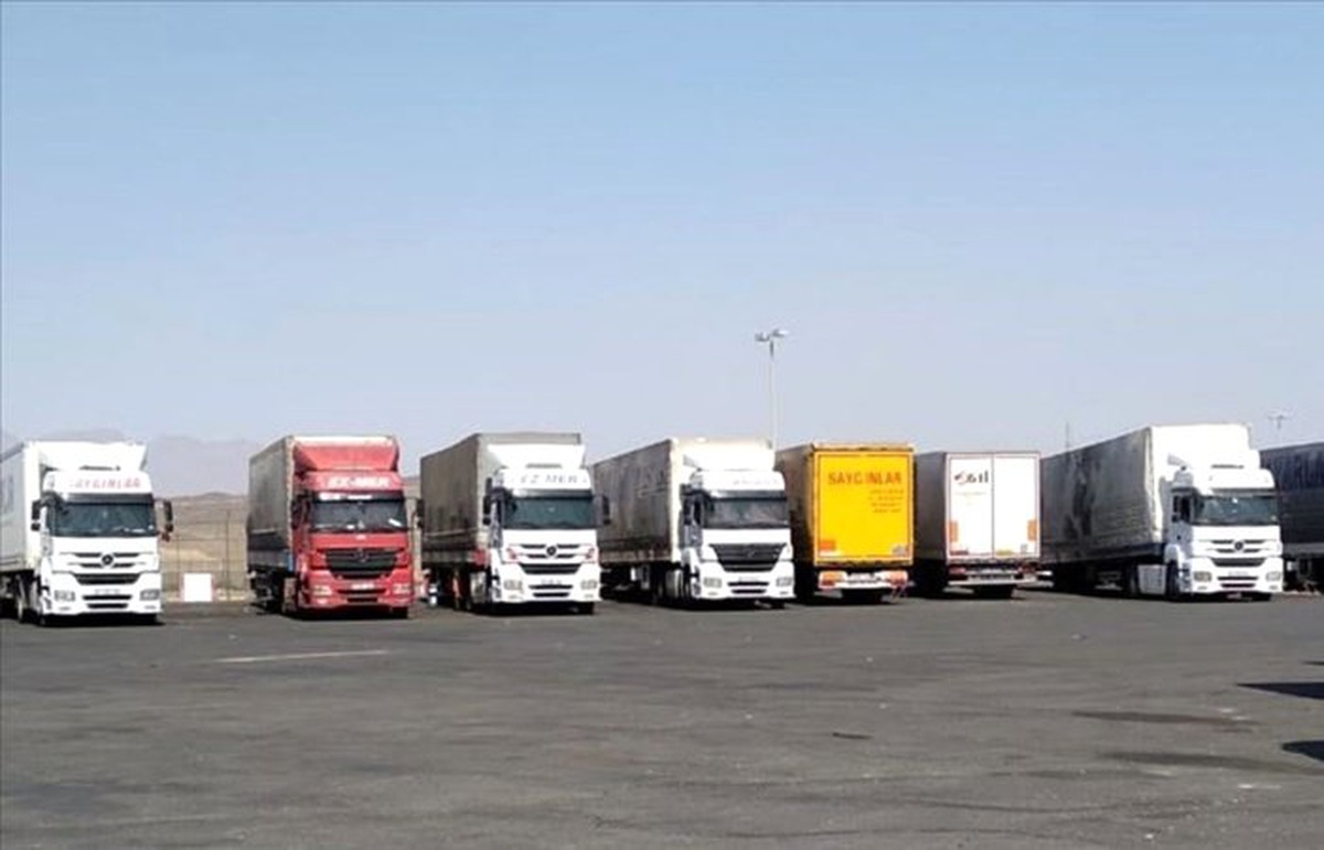 Suudi Arabistan\'da bekletilen Türk tırlarının geçişine izin verildi