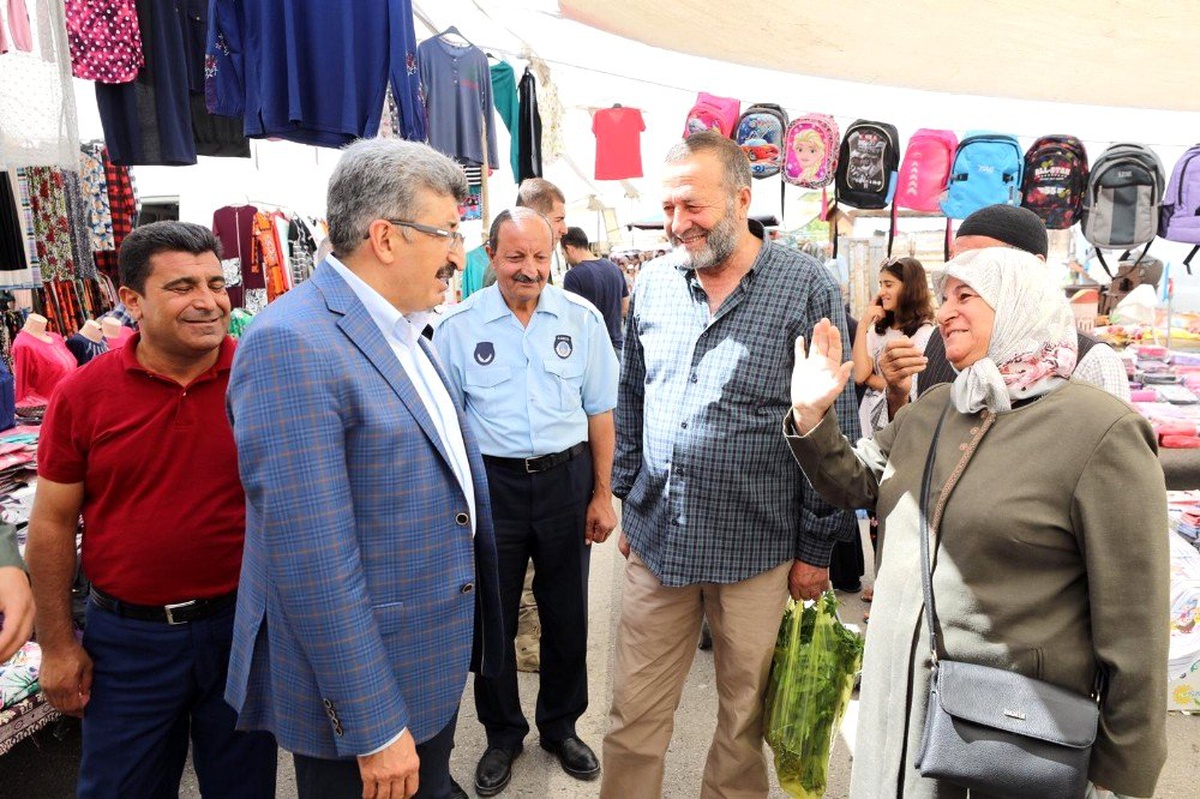 Vali Bilmez, halk pazarını ziyaret etti