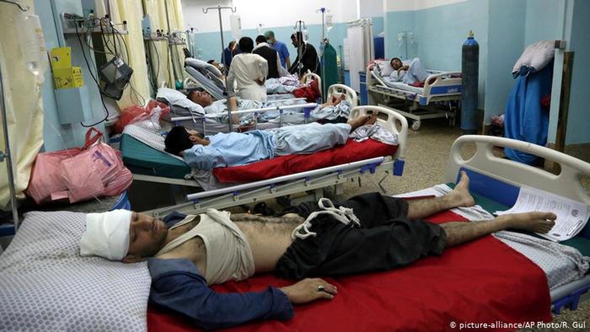 Afganistan\'da bombalı saldırı: En az 16 ölü