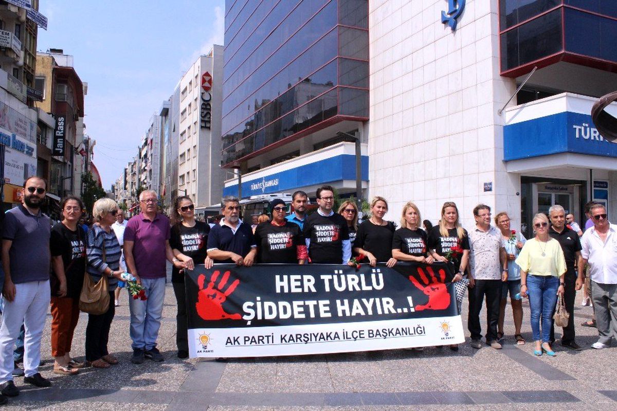 AK Parti Karşıyaka\'dan, kadına şiddete \'güllü\' protesto