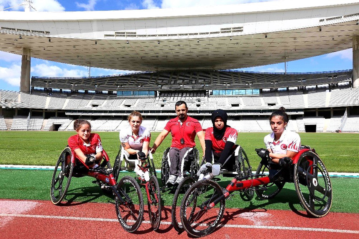 Bağcılarlı milli sporcular Fransa\'da şampiyon oldu