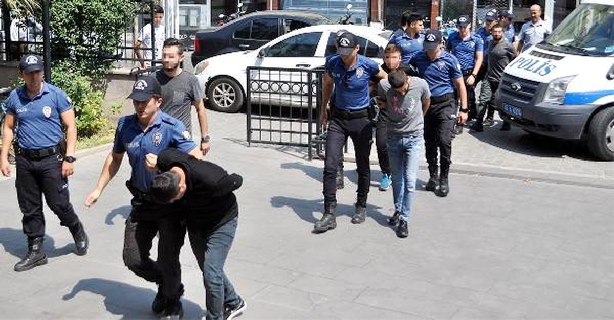 Cezaevi firarisini hastaneden kaçırmak isteyen 7 şüpheli adliyede