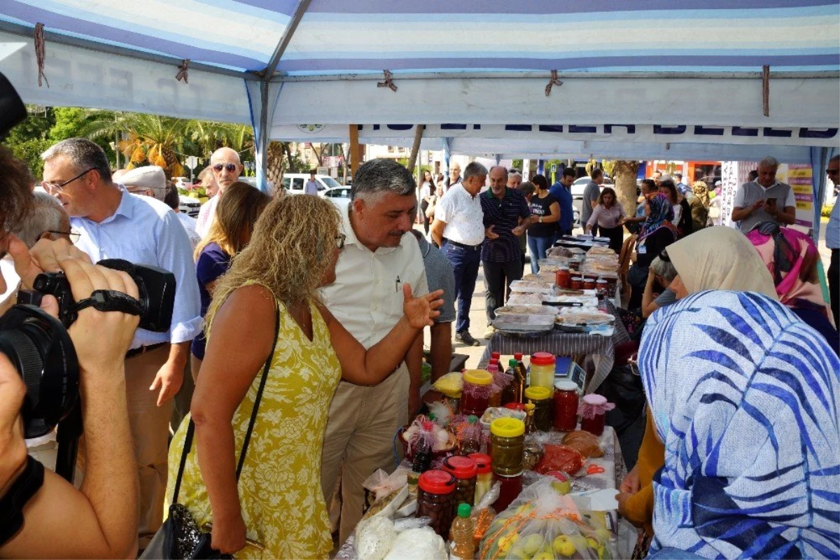 Efeler Belediyesi Üretici Kadınlar Sergisinin açılışı yapıldı