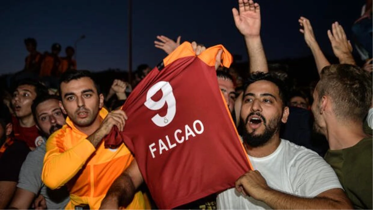 Falcao\'dan Galatasaray taraftarlına videolu teşekkür