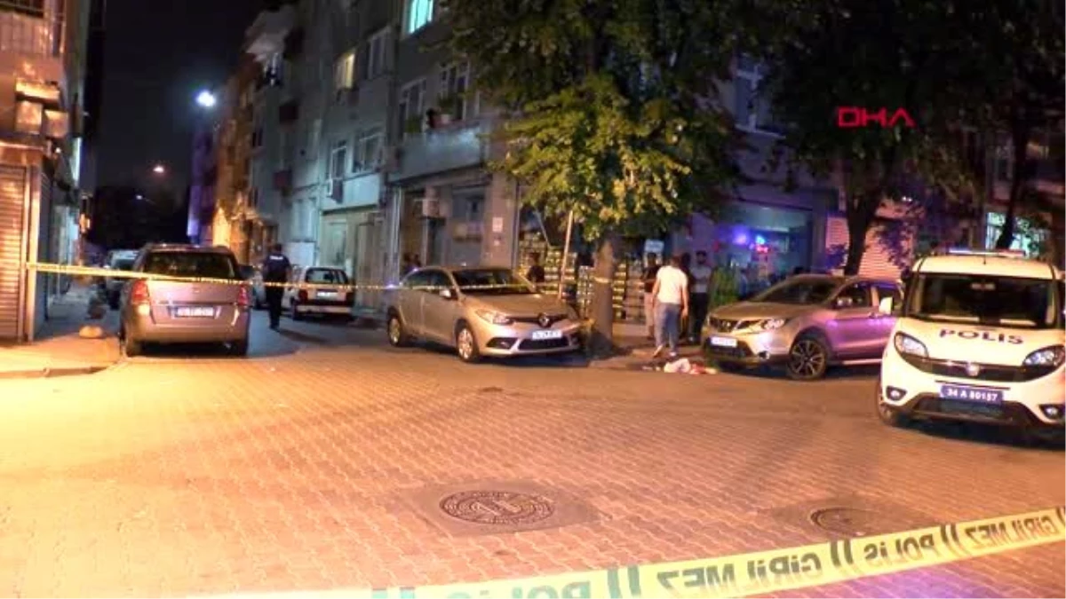 Fatih\'te sokak ortasında 18 yaşındaki bir genç öldürüldü