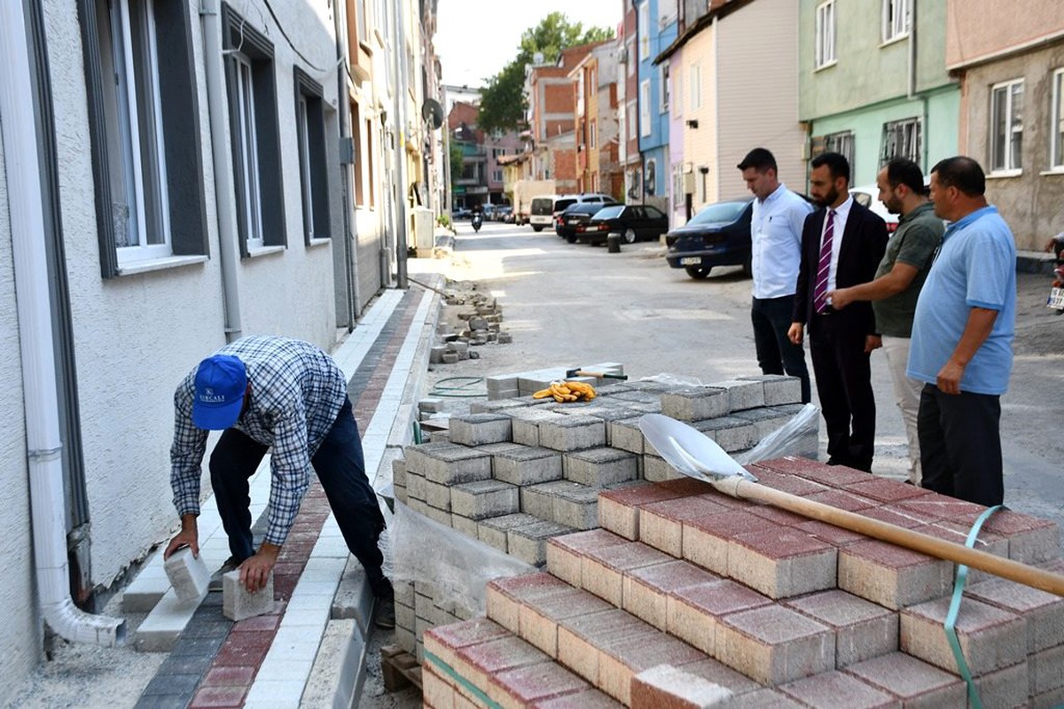 İnegöl Belediyesi şehrin her yanında çalışmalarına devam ediyor