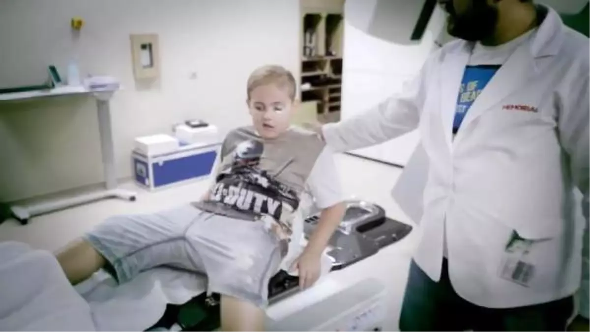 İngiliz anne kanser teşhisi konan oğlunun hastalığına türkiye\'de çare buldu