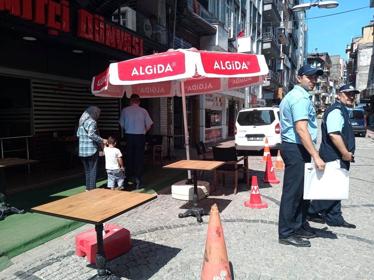 Kafe ve çay ocaklarına sabah baskını