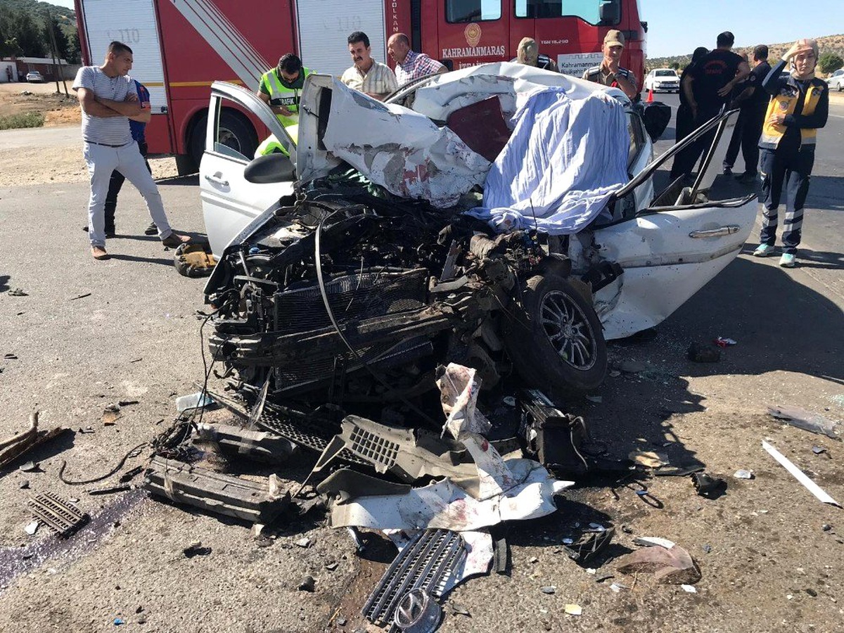 Kahramanmaraş\'ta kamyon ile otomobil çarpıştı: 1 ölü
