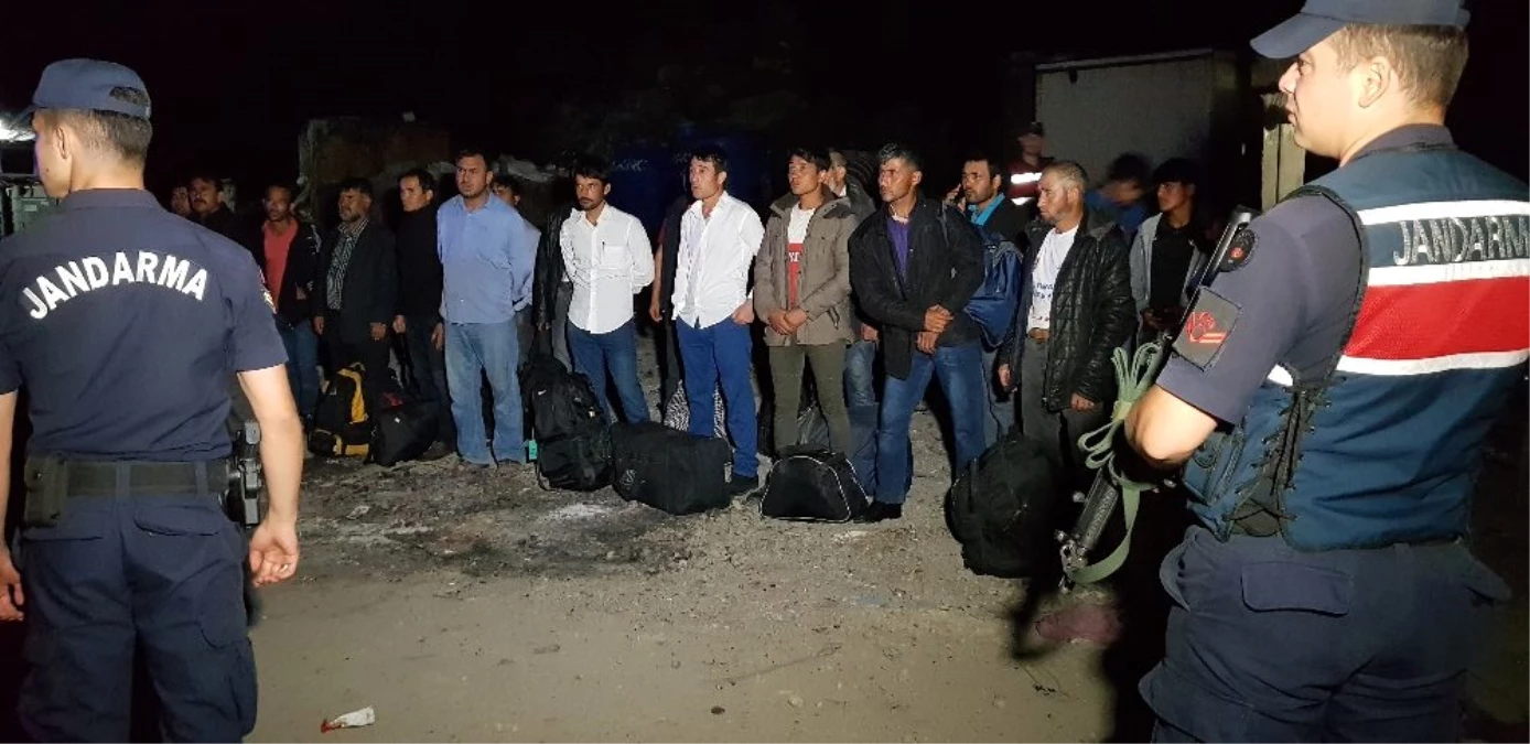 Karabük çöplüğünde 22 kaçak göçmen yakalandı