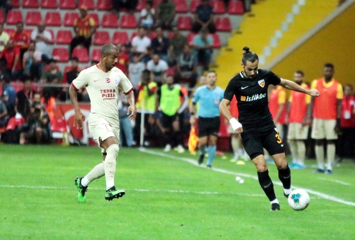 Kayserispor\'da Yasir sakatlandı