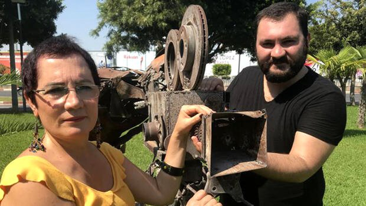 Parasızlıktan Hollywood\'a gidemedi, ödülü kargoyla gelecek