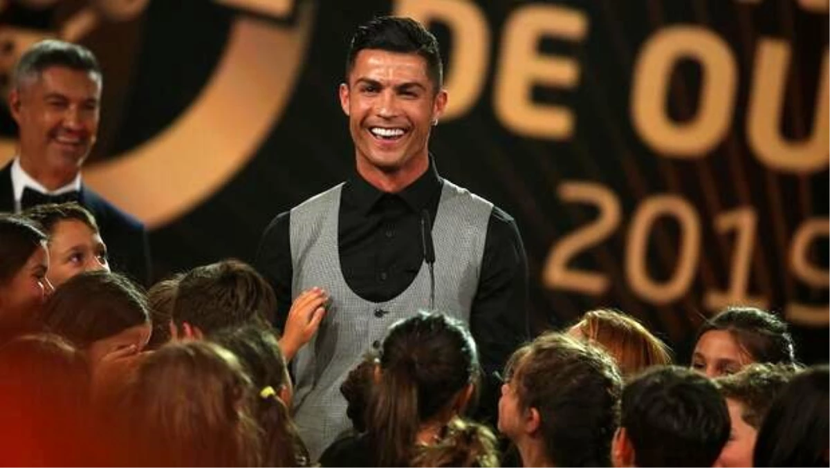 Portekiz\'de yılın futbolcusu Ronaldo! Quinas de Ouro ödülleri...