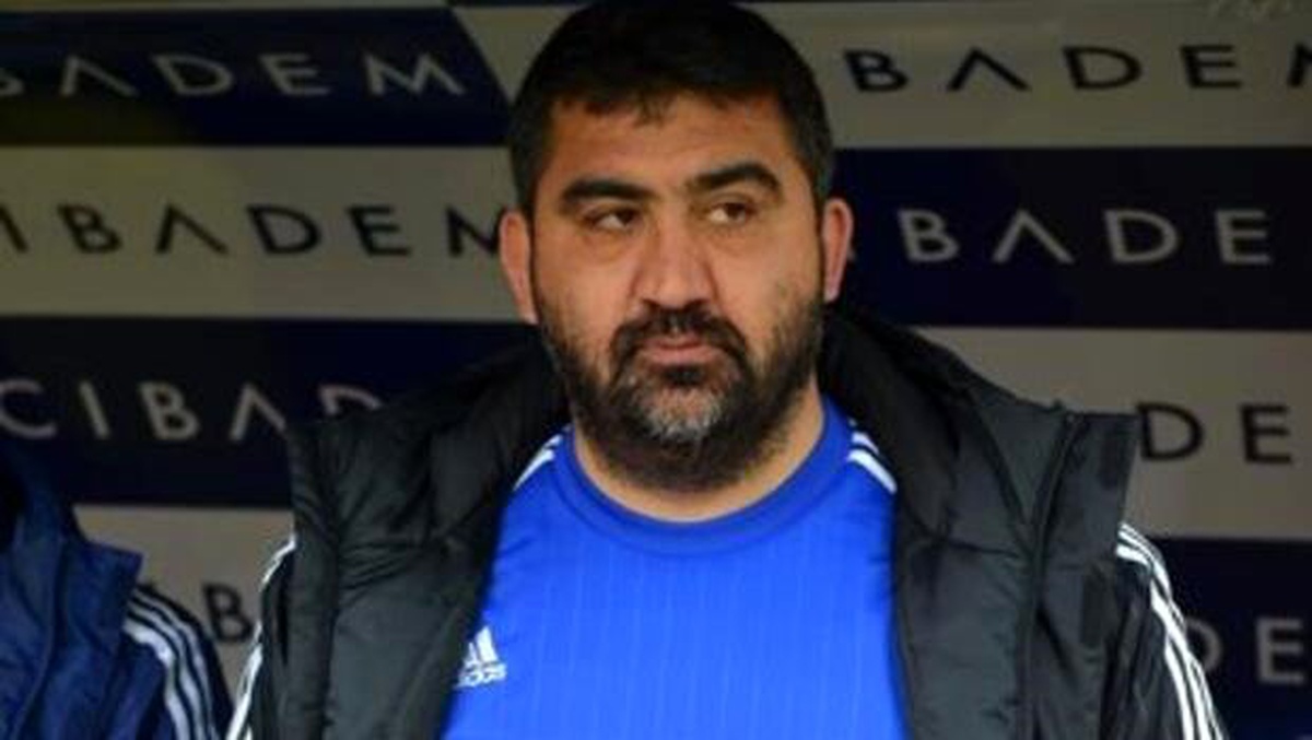 Adana Demirspor\'da Ümit Özat ile yollar ayrıldı