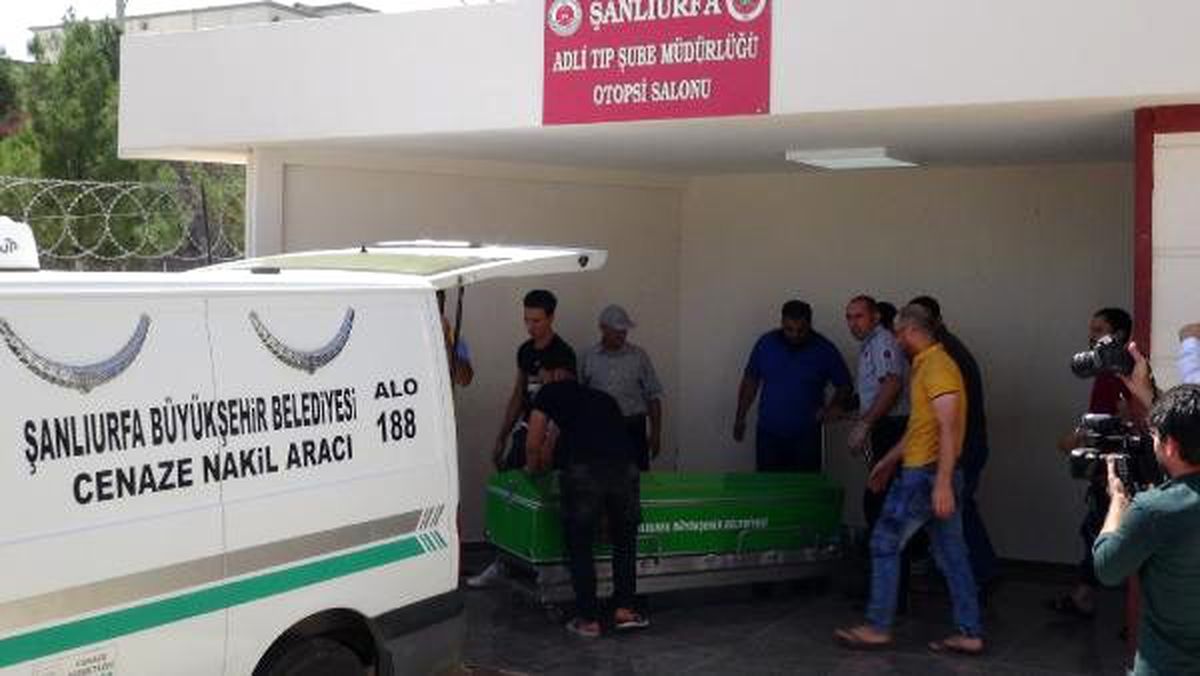 Terastan düşen yaşlı adam öldü