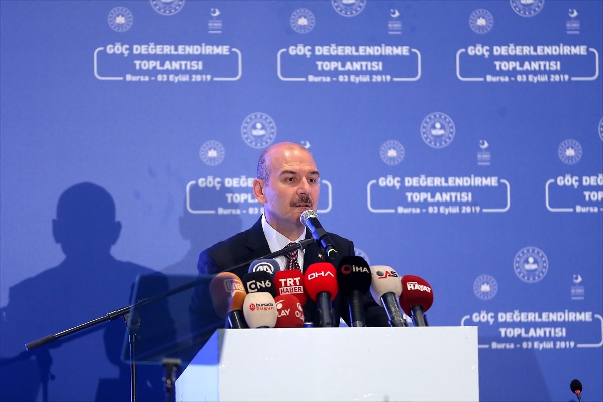 "Türk bayrağına tahammül edemeyenlere karşı duruşumuz nettir"