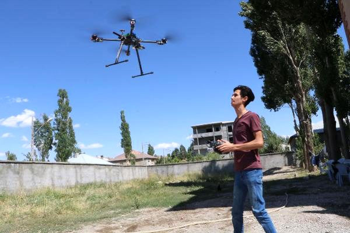 Yüksekovalı genç, drone tasarladı