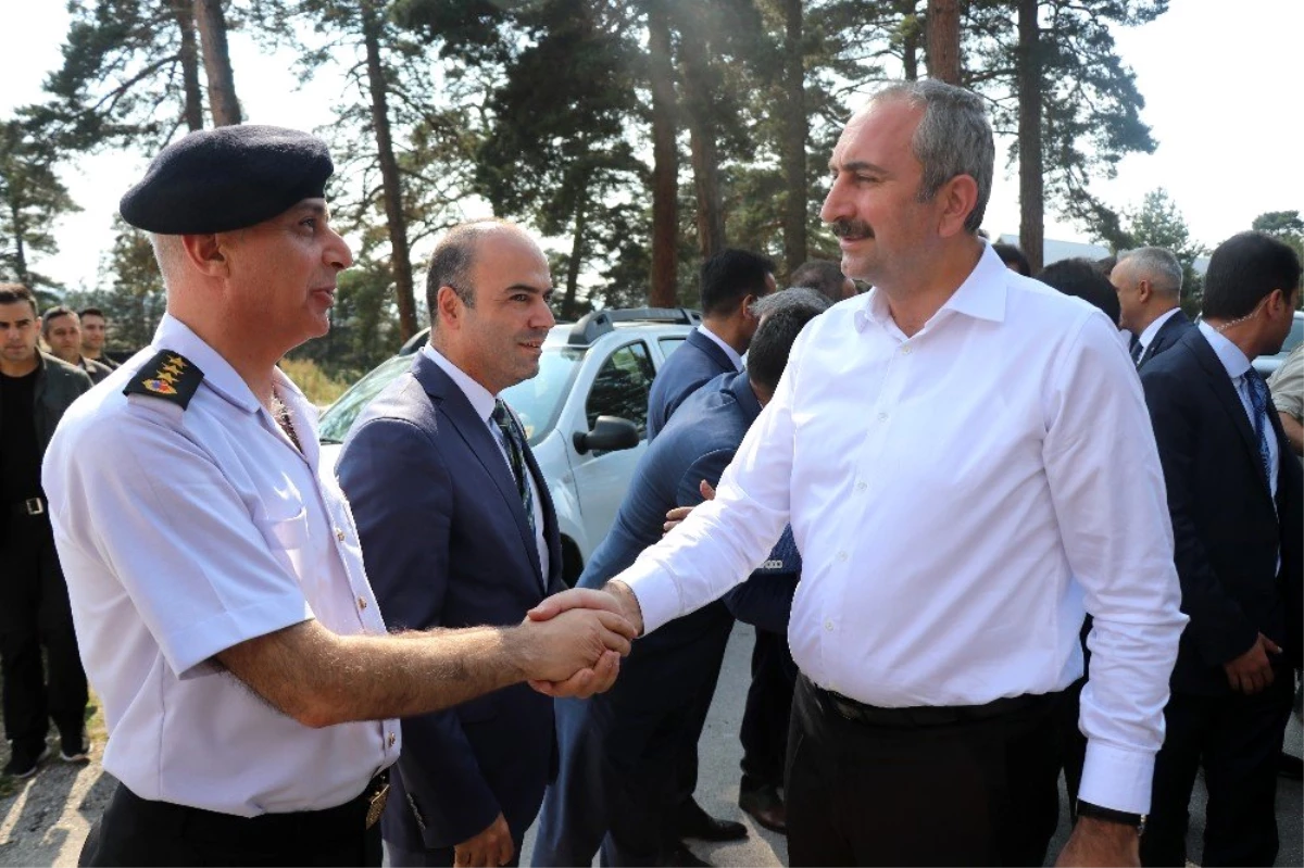 Adalet Bakanı Gül, Aladağ Gençlik Kampı\'nı ziyaret etti