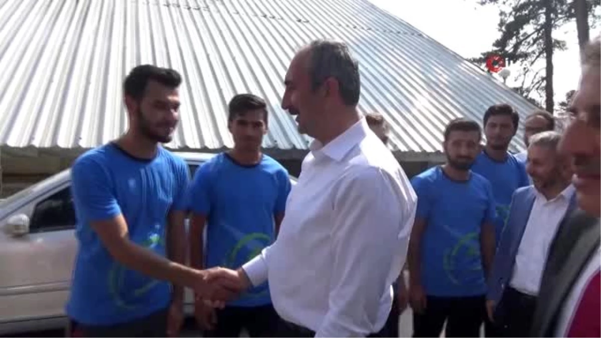 Adalet Bakanı Gül, Aladağ Gençlik Kampı\'nı ziyaret etti