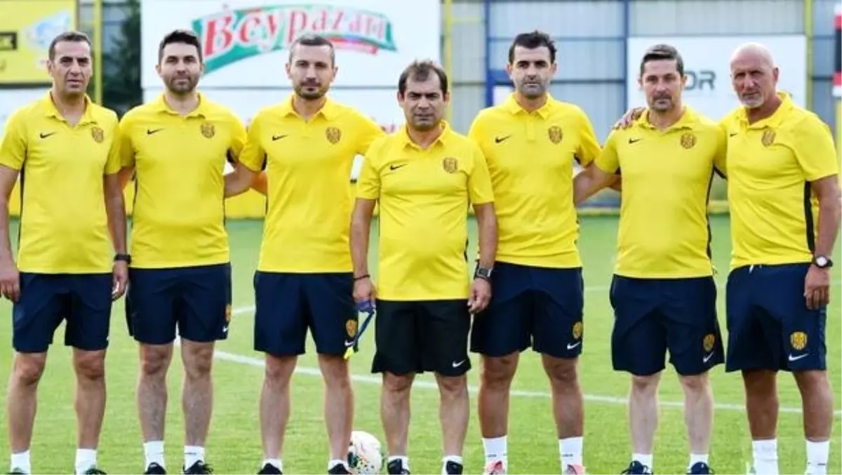 Ankaragücü\'nde teknik direktör Metin Diyadin takımla ilk idmanına çıktı