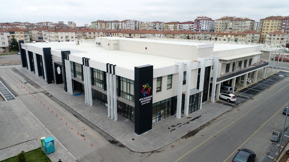 Başkan Çolakbayrakdar, Sosyal Yaşam Alanlarıyla Rekor Kırıyor
