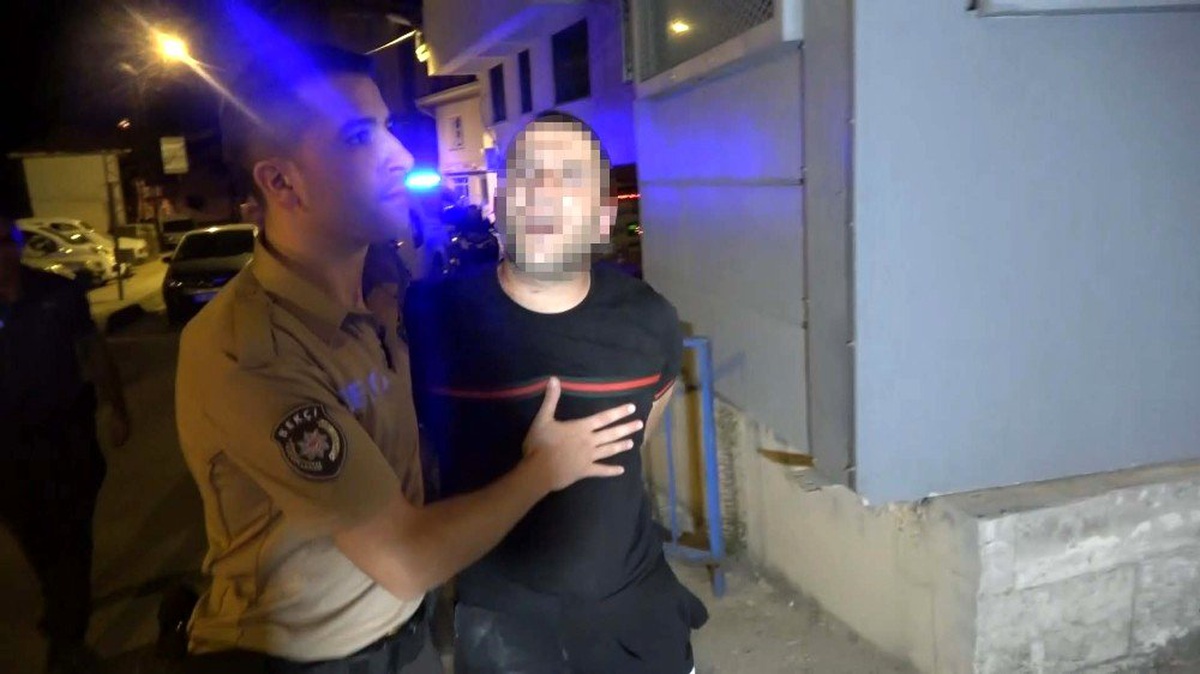 Bekçiler 2 buçuk kilo uyuşturucu ele geçirdi