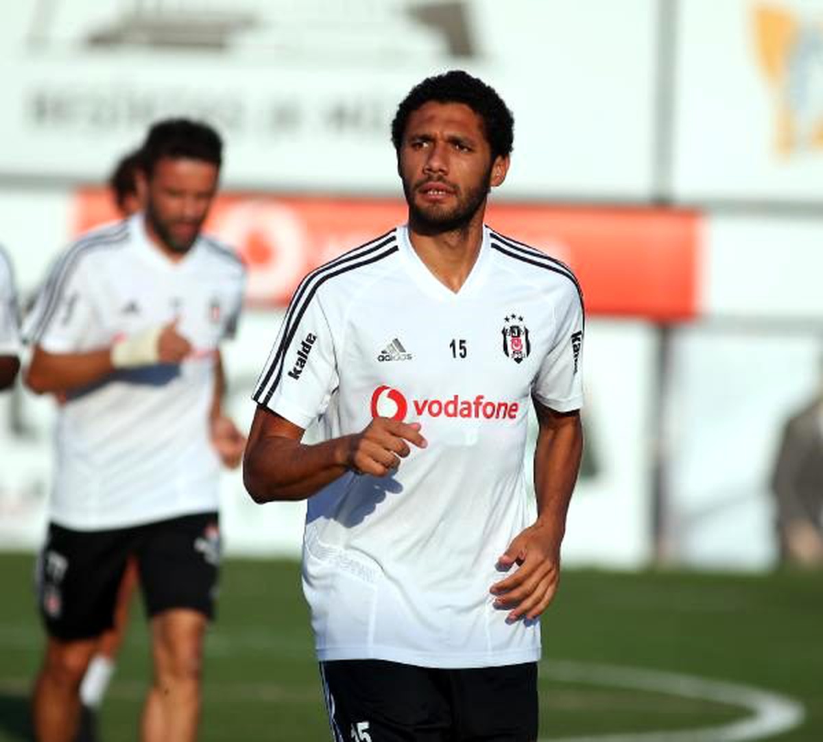 Beşiktaş\'ta mohamed elneny ilk antrenmanına çıktı
