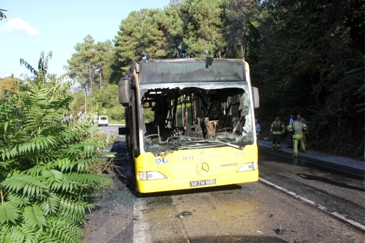 Beykoz\'da İETT otobüsünün alev alev yandığı anlar kamerada