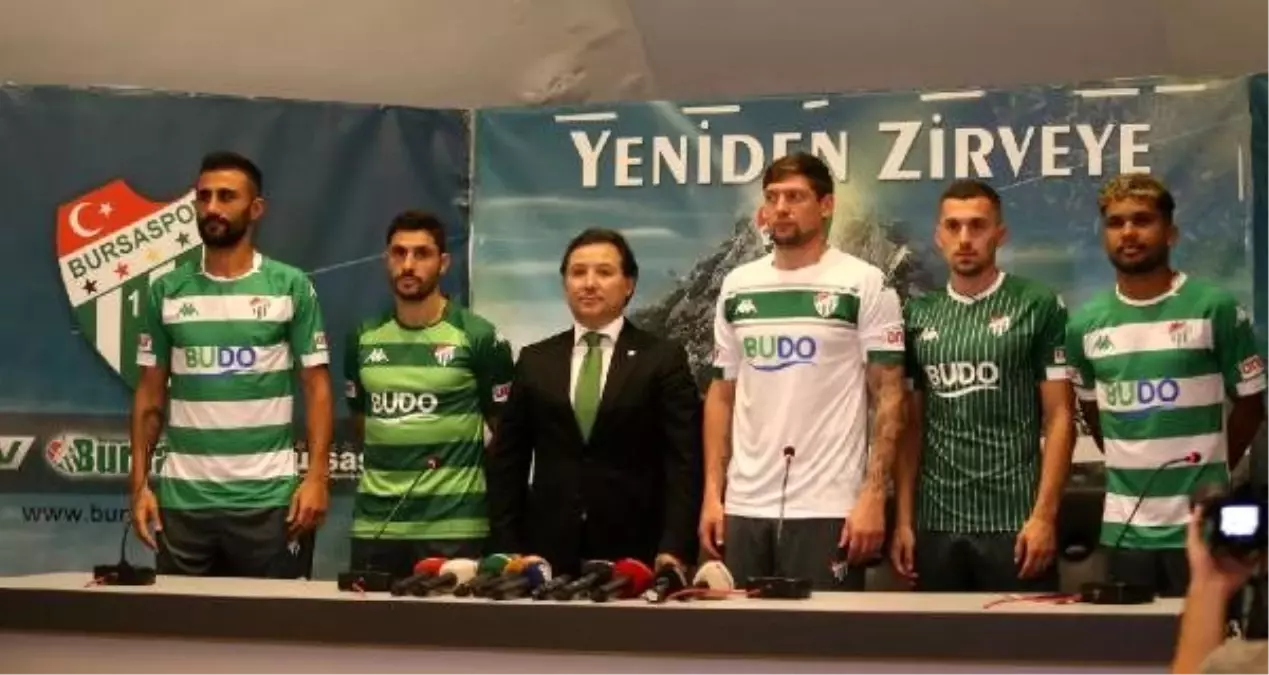 Bursaspor\'da yeni transferler için imza töreni düzenlendi