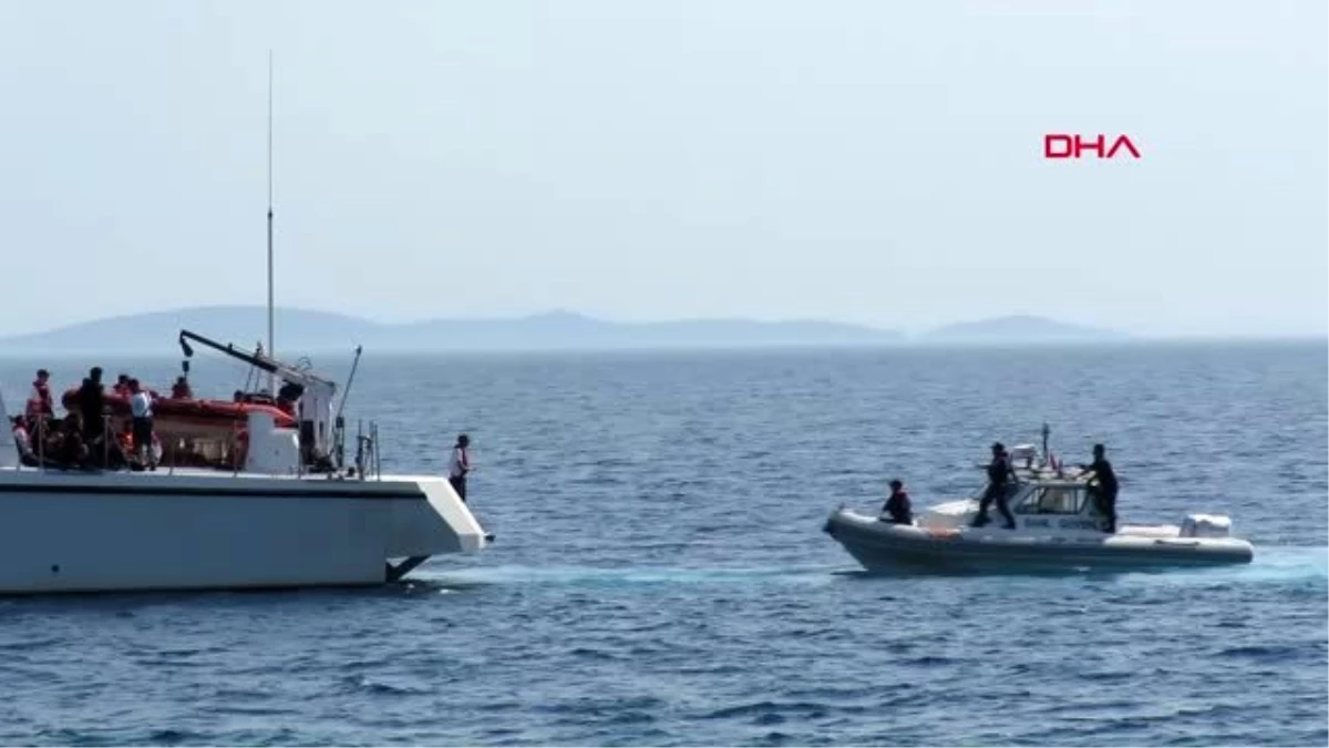 Çanakkale lastik botta fenalaşan kadın göçmeni sahil güvenlik ambulansa götürdü