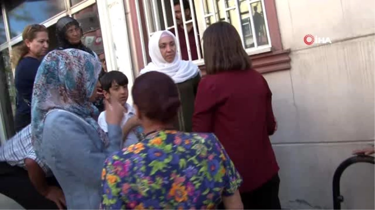 Diyarbakır\'da Vatan Partisi üyeleri ile HDP\'liler arasında gerginlik