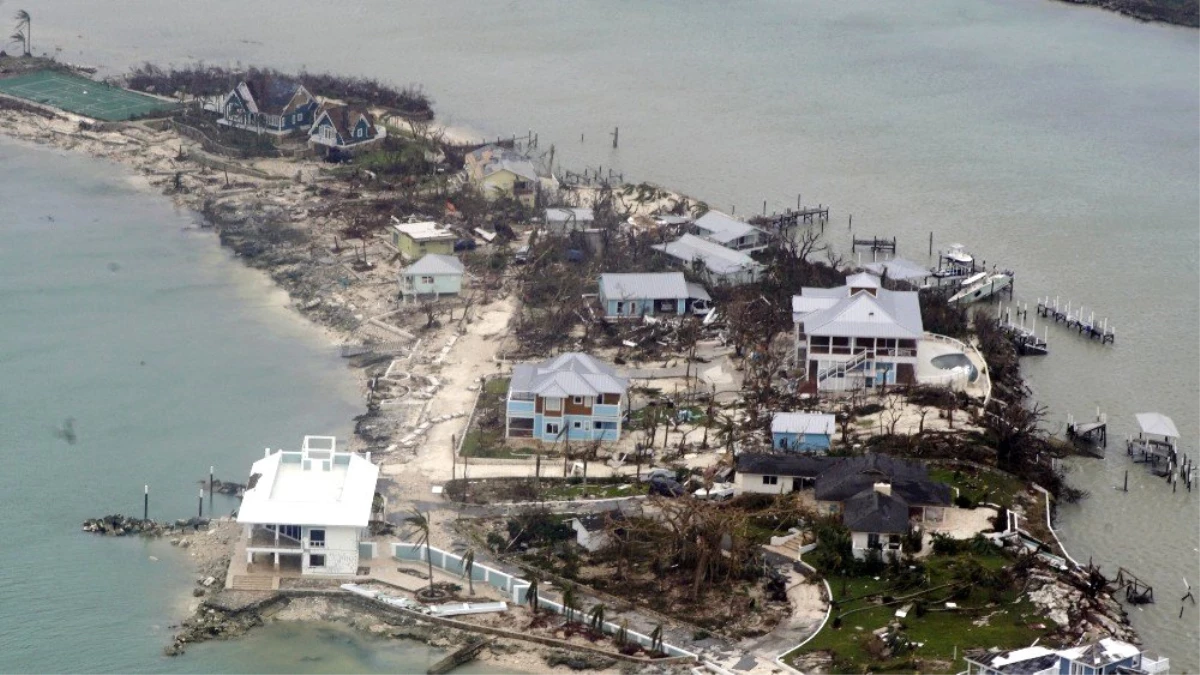 Florida\'ya ilerleyen Dorian Kasırgasının şiddeti kategori 2\'ye düştü
