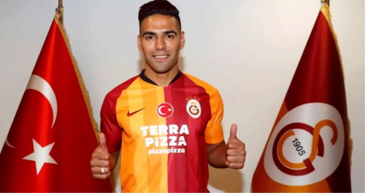 Galatasaray, yeni transferleri için imza töreni düzenledi